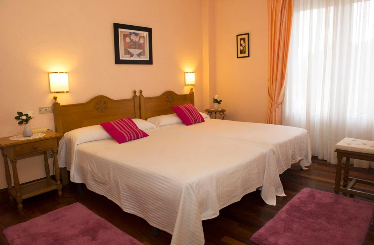Hotel Txaraka Bermeo Zimmer foto